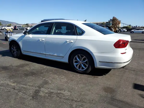 1VWAT7A30GC048701 2016 VOLKSWAGEN PASSAT - Image 2