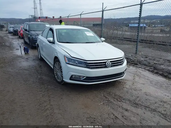1VWAT7A30GC051307 2016 VOLKSWAGEN PASSAT - Image 1