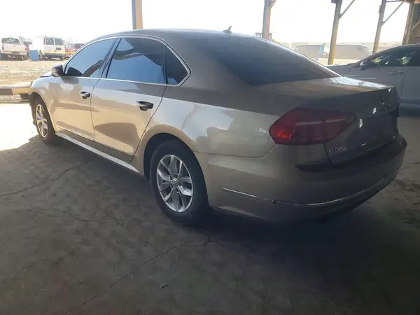 1VWAT7A30GC055129 2016 VOLKSWAGEN PASSAT - Image 2
