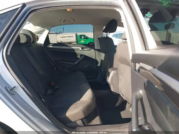 1VWAT7A30GC061805 2016 VOLKSWAGEN PASSAT - Image 8