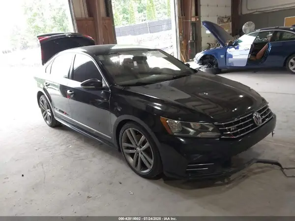 1VWAT7A30GC068558 2016 VOLKSWAGEN PASSAT - Image 1