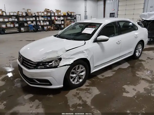 1VWAT7A30HC003078 2017 VOLKSWAGEN PASSAT - Image 2