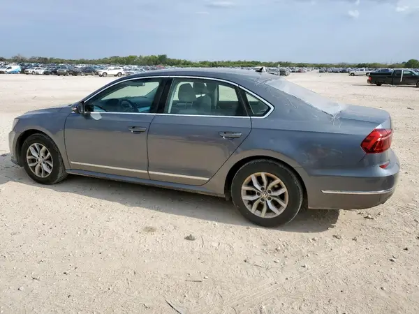 1VWAT7A30HC004103 2017 VOLKSWAGEN PASSAT - Image 2