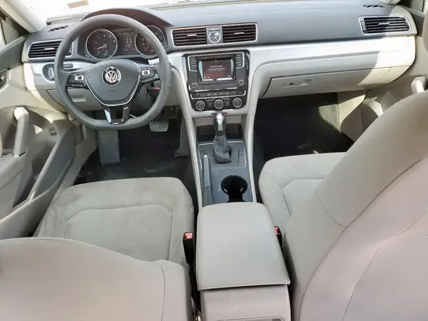 1VWAT7A30HC004103 2017 VOLKSWAGEN PASSAT - Image 8