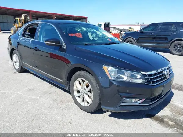 1VWAT7A30HC004120 2017 VOLKSWAGEN PASSAT - Image 1