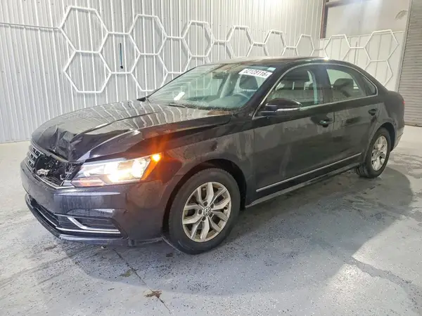 1VWAT7A30HC006725 2017 VOLKSWAGEN PASSAT - Image 1