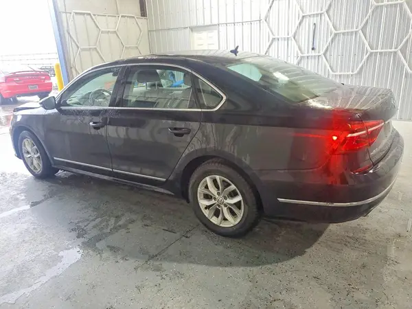 1VWAT7A30HC006725 2017 VOLKSWAGEN PASSAT - Image 2