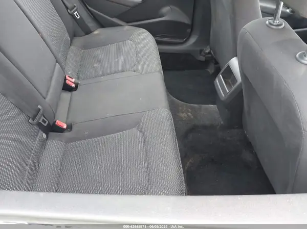 1VWAT7A30HC016476 2017 VOLKSWAGEN PASSAT - Image 8
