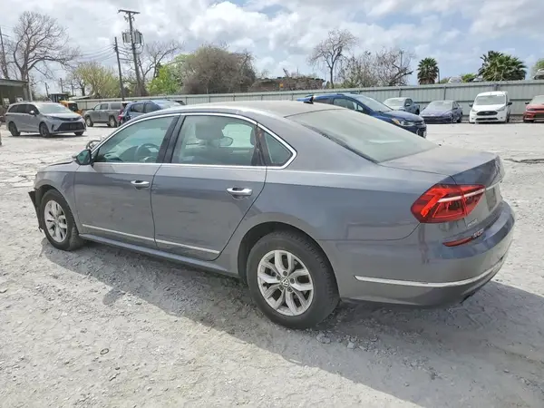 1VWAT7A30HC016834 2017 VOLKSWAGEN PASSAT - Image 2