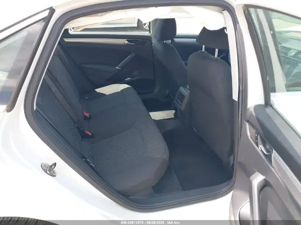 1VWAT7A30HC016932 2017 VOLKSWAGEN PASSAT - Image 8