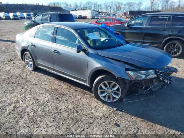 1VWAT7A30HC020950 2017 VOLKSWAGEN PASSAT - Image 1