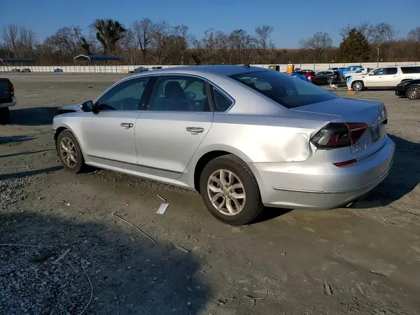 1VWAT7A30HC035948 2017 VOLKSWAGEN PASSAT - Image 2