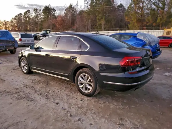 1VWAT7A30HC042060 2017 VOLKSWAGEN PASSAT - Image 2