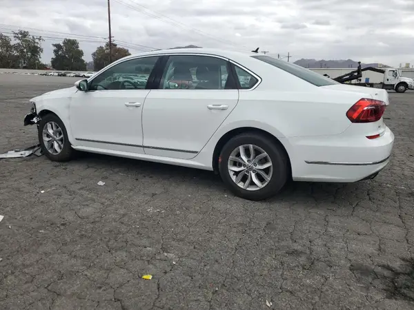 1VWAT7A30HC055052 2017 VOLKSWAGEN PASSAT - Image 2