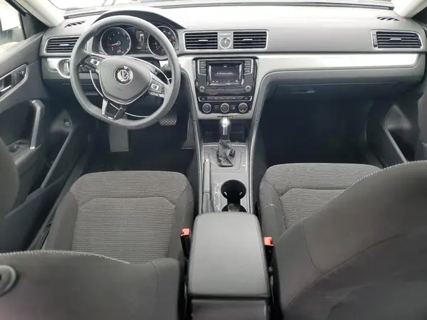 1VWAT7A30HC055052 2017 VOLKSWAGEN PASSAT - Image 8