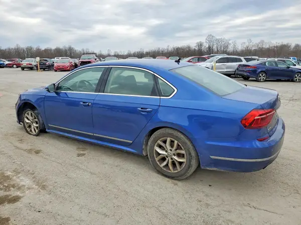 1VWAT7A30HC056878 2017 VOLKSWAGEN PASSAT - Image 2
