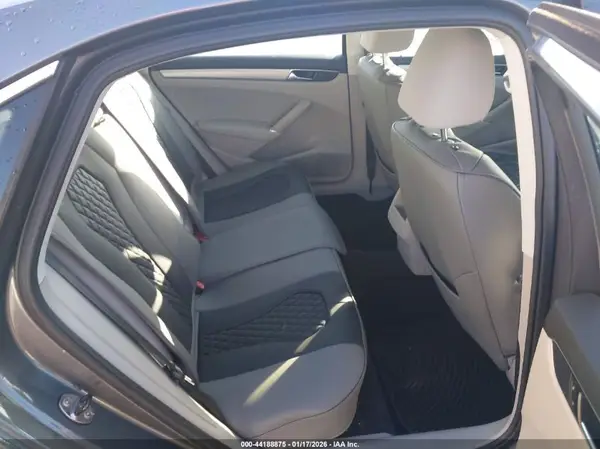 1VWAT7A30HC061496 2017 VOLKSWAGEN PASSAT - Image 8