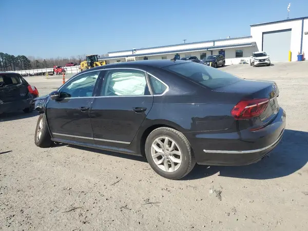 1VWAT7A30HC062924 2017 VOLKSWAGEN PASSAT - Image 2