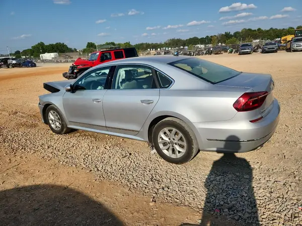 1VWAT7A30HC066858 2017 VOLKSWAGEN PASSAT - Image 2
