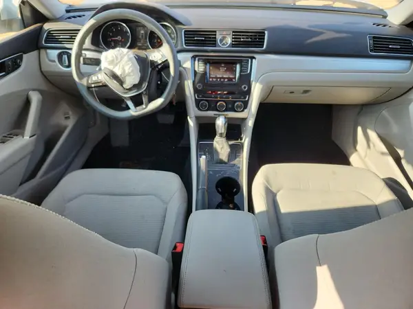 1VWAT7A30HC066858 2017 VOLKSWAGEN PASSAT - Image 8