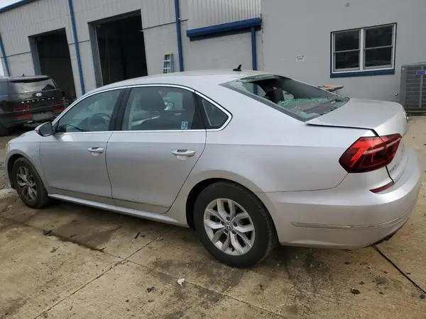 1VWAT7A30HC071199 2017 VOLKSWAGEN PASSAT - Image 2