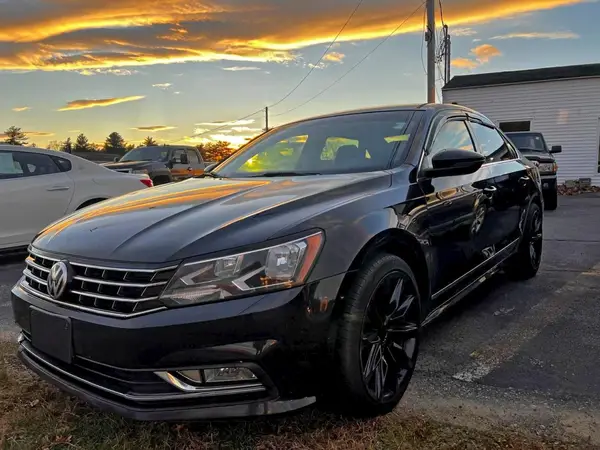 1VWAT7A30HC075026 2017 VOLKSWAGEN PASSAT - Image 2
