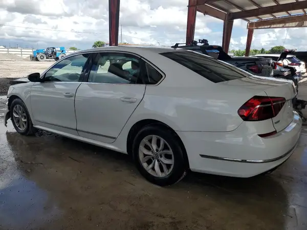 1VWAT7A30HC076984 2017 VOLKSWAGEN PASSAT - Image 2