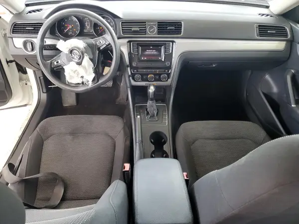 1VWAT7A30HC076984 2017 VOLKSWAGEN PASSAT - Image 8