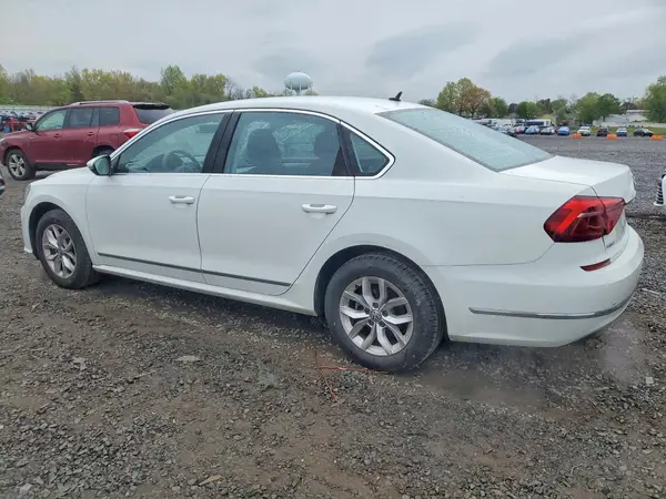 1VWAT7A30HC080971 2017 VOLKSWAGEN PASSAT - Image 2
