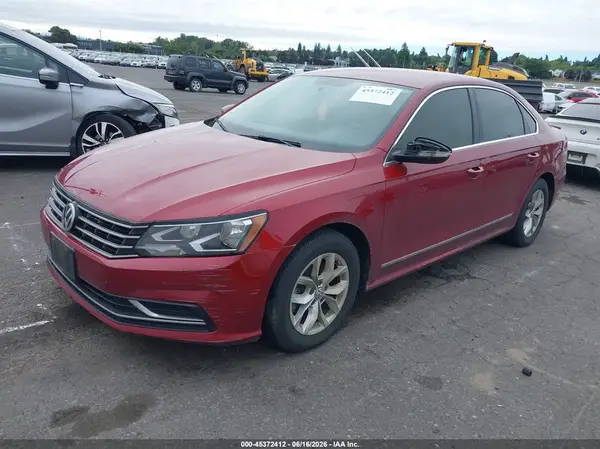 1VWAT7A30HC086236 2017 VOLKSWAGEN PASSAT - Image 2