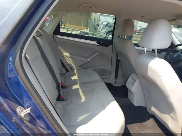 1VWAT7A31GC007574 2016 VOLKSWAGEN PASSAT - Image 8