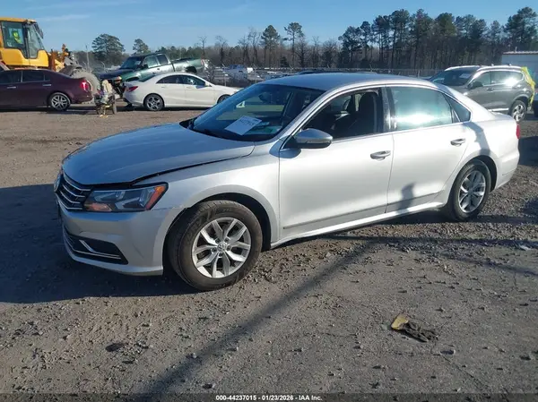 1VWAT7A31GC017876 2016 VOLKSWAGEN PASSAT - Image 2