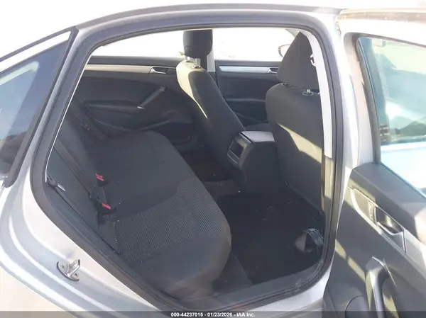 1VWAT7A31GC017876 2016 VOLKSWAGEN PASSAT - Image 8