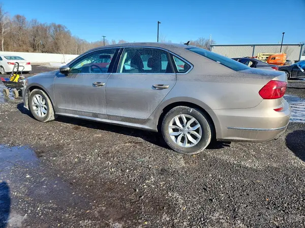 1VWAT7A31GC022334 2016 VOLKSWAGEN PASSAT - Image 2