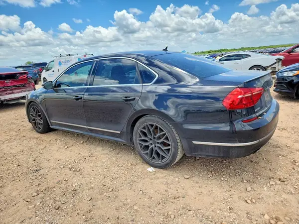 1VWAT7A31GC025640 2016 VOLKSWAGEN PASSAT - Image 2