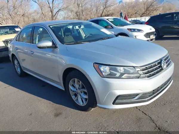 1VWAT7A31GC035004 2016 VOLKSWAGEN PASSAT - Image 1