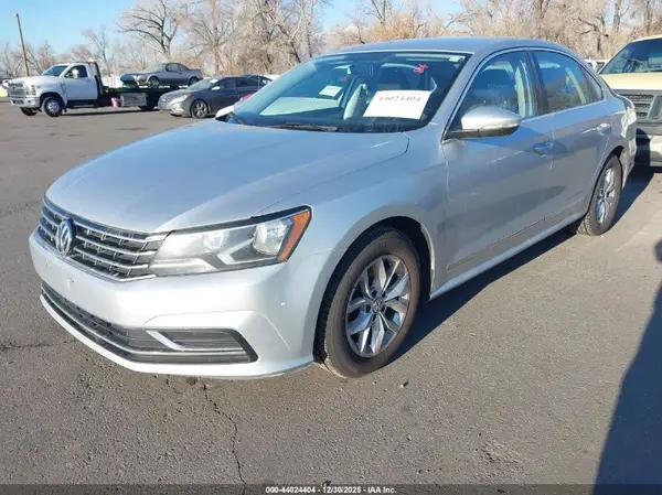 1VWAT7A31GC035004 2016 VOLKSWAGEN PASSAT - Image 2