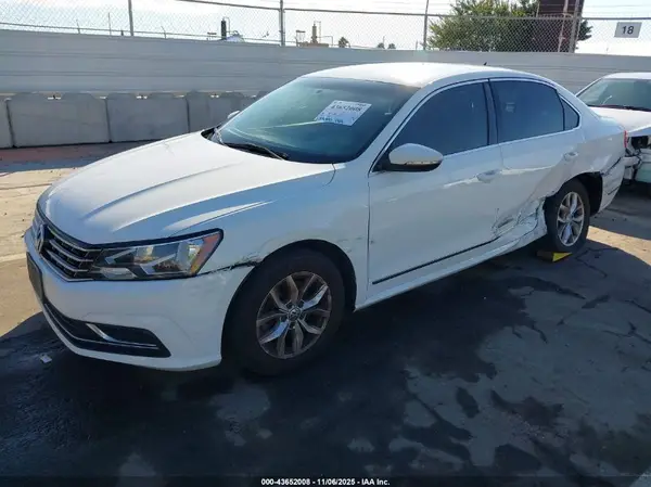 1VWAT7A31GC043149 2016 VOLKSWAGEN PASSAT - Image 2