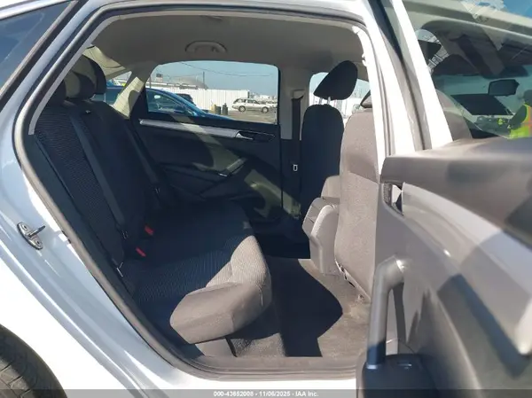 1VWAT7A31GC043149 2016 VOLKSWAGEN PASSAT - Image 8