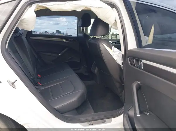 1VWAT7A31GC046374 2016 VOLKSWAGEN PASSAT - Image 8