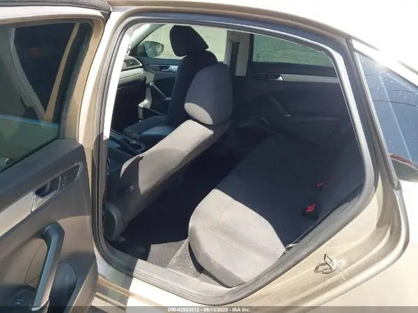 1VWAT7A31GC048948 2016 VOLKSWAGEN PASSAT - Image 8