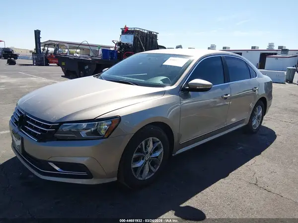 1VWAT7A31GC051185 2016 VOLKSWAGEN PASSAT - Image 2