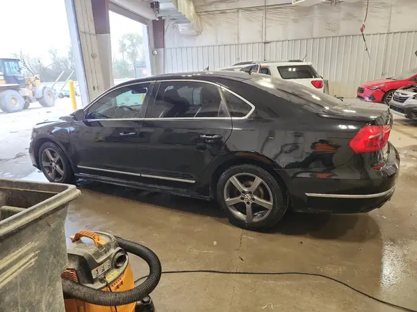 1VWAT7A31GC054152 2016 VOLKSWAGEN PASSAT - Image 2