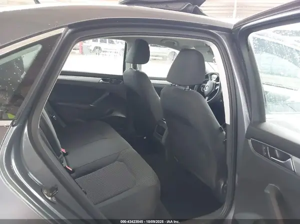 1VWAT7A31GC056418 2016 VOLKSWAGEN PASSAT - Image 8