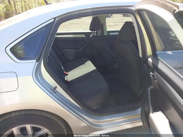 1VWAT7A31GC056435 2016 VOLKSWAGEN PASSAT - Image 8