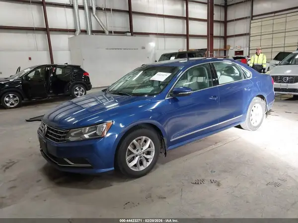 1VWAT7A31GC065815 2016 VOLKSWAGEN PASSAT - Image 2