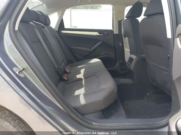 1VWAT7A31HC001890 2017 VOLKSWAGEN PASSAT - Image 8