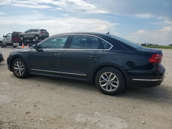 1VWAT7A31HC002957 2017 VOLKSWAGEN PASSAT - Image 2
