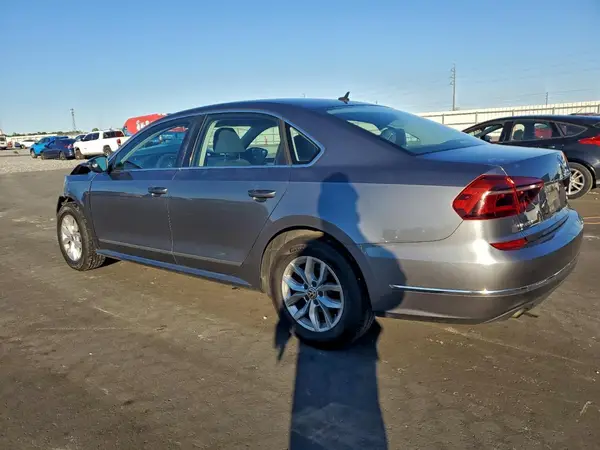 1VWAT7A31HC006538 2017 VOLKSWAGEN PASSAT - Image 2