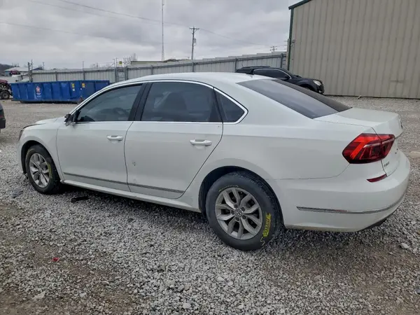 1VWAT7A31HC006782 2017 VOLKSWAGEN PASSAT - Image 2